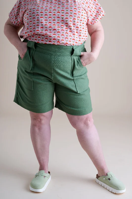 Gardenia Shorts in Leaf Green